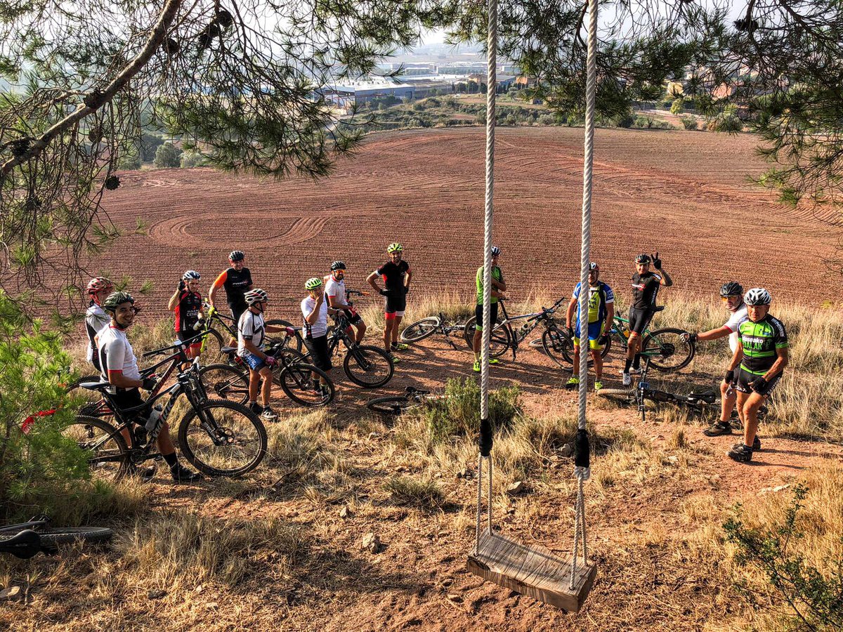 ajsantpedor's tweet photo. I aquest matí ! BikeBar Sant Miquel i repassada de gronxadors ! Demà caminada de la #firasantmiquel #fsm2019 de #Santoedor de la Hivernal i els gronxadors son un gran atractiu https://t.co/GgiAcQBjTU