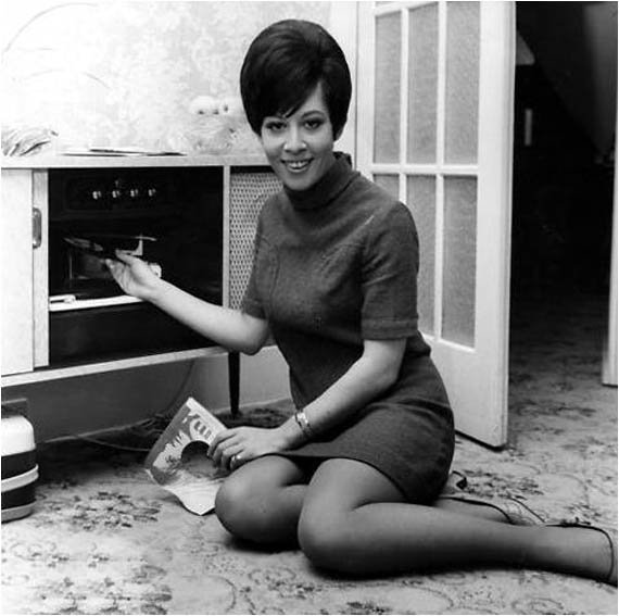 Happy Birthday to English singer and actress Helen Shapiro, born on this day in Bethnal Green, London in 1946.   