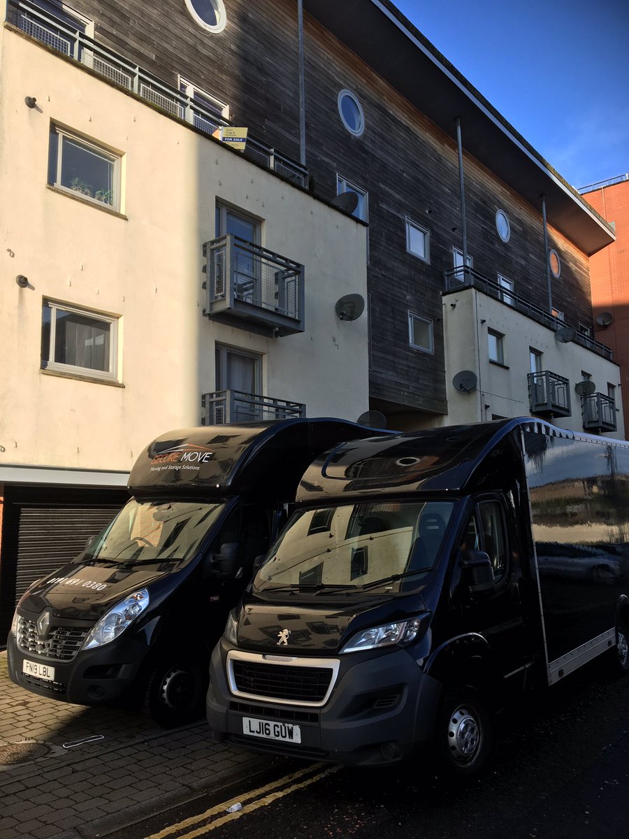 NeilFellows3's tweet photo. @SecureMoveUK Early start this morning leaving Newcastle at 0500, ready now to load and head north... #Removals #Dundee to #IsleofSkye https://t.co/ipnCHesNv2