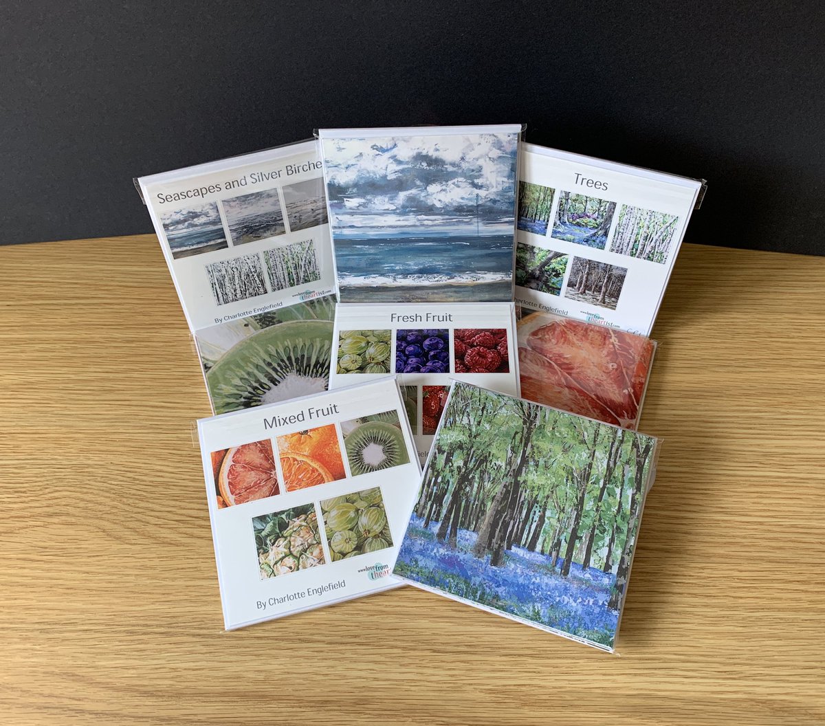 🌟 I am offering free postage on all my card packs in my Etsy shop until midnight tonight! 🌟

Packs of 5 cards £7 ⬇️

#UKGiftHour #ukgiftam #EtsyUK 

etsy.com/uk/shop/Charli…