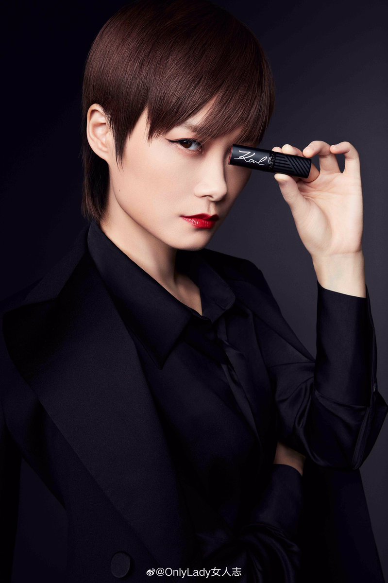 EvelynGao_China's tweet image. 𝑳’𝑶𝒓é𝒂𝒍 𝑷𝒂𝒓𝒊𝒔 𝒙 𝑲𝒂𝒓𝒍 𝑳𝒂𝒈𝒆𝒓𝒇𝒆𝒍𝒅 𝒙 𝑪𝒉𝒓𝒊𝒔 𝑳𝒆𝒆
巴黎欧莱雅 #loreal X 卡尔•拉格斐 #karlagerfeld x 李宇春ChrisLee 
#ChrisLee #liyuchun #apc #music  #李宇春 #리위춘 #이우춘 #superstar #singer #chic #model #icon #gorgeous #China #idol #fashion