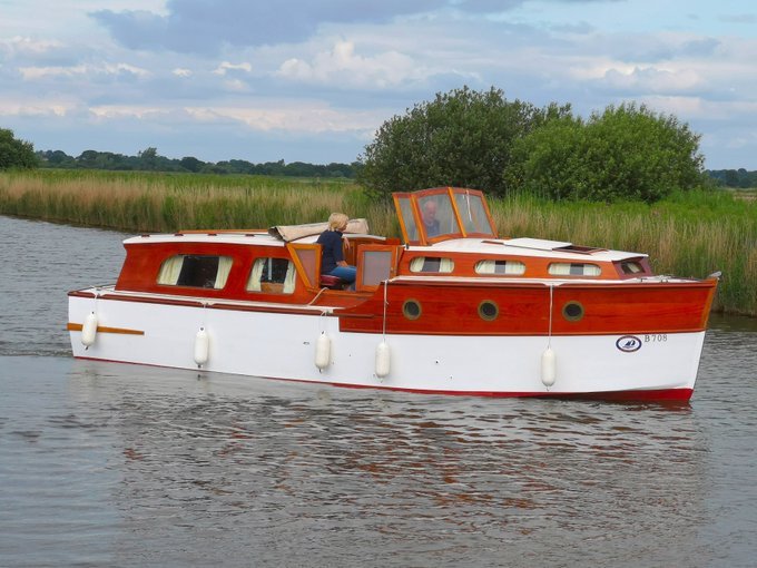 marthamboats's tweet photo. What are you doing for the #October half term #holidays?
Here at Martham Boats we have motor #cruisers and #yachts for weekly holidays and short breaks, plus day boats including an #electric #dayboat and a diesel one to #cruise the Broads on, plus #halfdeckers for #sailing! https://t.co/bus6h1M4i3