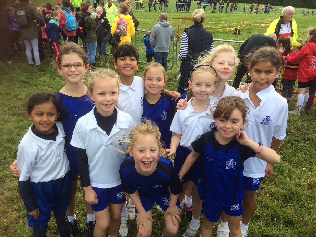 laurawilknson24's tweet image. Good luck year 3 girls, 1st race of the season about to start @LGS_Junior @PrestwoldHall @lslssp #crosscountry #funtorun