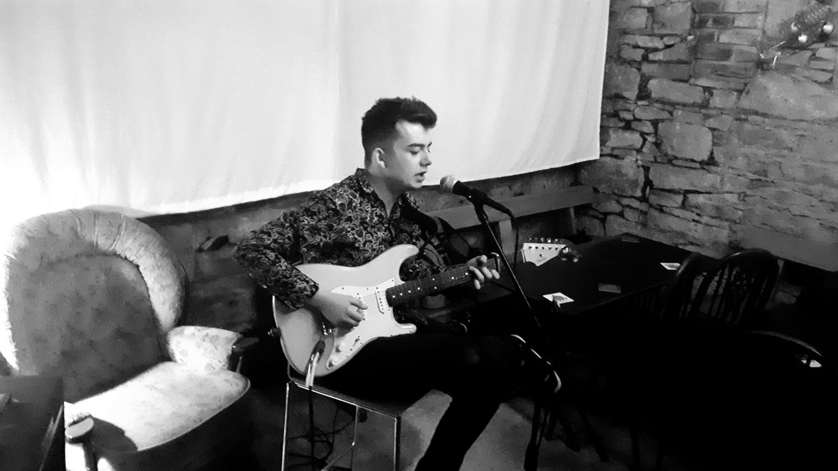 Every Tuesday night from 8pm is the fabulous #OpenMic jam. Come along and join in, wether it's your first time or you're a seasoned performer. Everybody is welcome!

Play or spectate it's great!

#livemusic and <a href="/HadrianBorder/">Hadrian Border Brewery</a> #BeerAtItsBest <a href="/bridgesquarter/">Bridges Quarter</a>