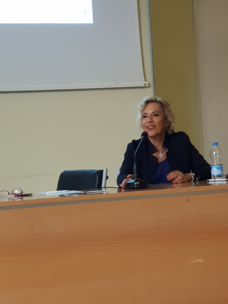 Una domanda topica da parte di Tiziana Catarci: ma siamo sicuri che davvero la differenza di genere non si vuole? Davvero tutti desideriamo combatterla? #donnedigitali #modenasmartlife19