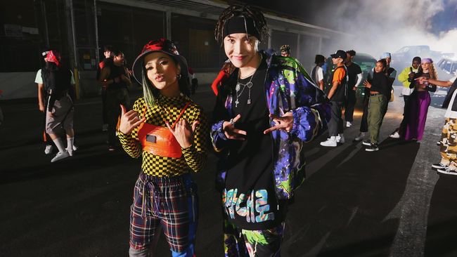 btsworldwider's tweet photo. “Chicken Noodle Soup” has achieved  21,767,230 views and 3,784,294 likes on youtube within 24 hours of release! 
#ChickenNoodleSoup @BTS_twt @iambeckyg #JHOPExBeckyG https://t.co/PMV71au6IZ