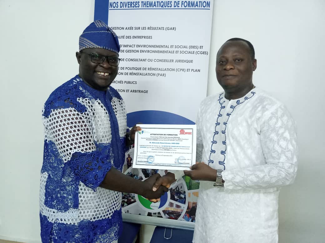 HLaromine's tweet photo. Une belle clôture de la formation sur le métier de consultant ou conseiller juridique aujourd'hui. La satisfaction et la joie d'y participer étaient énormes 👌 ! Congolais, Djiboutiens, maliens, ivoiriens, le nord et le sud Bénin étaient au rendez-vous ! C'était beau👌 https://t.co/FzKzOR4DvW