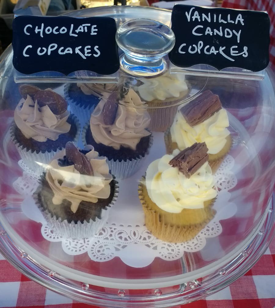 Lots of yummy cakes and bakes today.  Seasonal blackberry and apple cake, honey and pear cake.  Scrummy chocolate and vanilla cupcakes and lots of other bakes too...@MontacuteNT @LevelsMarket