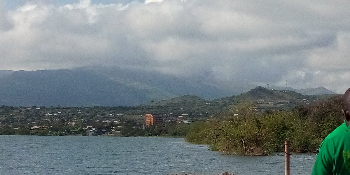 akinyi_o's tweet photo. water, earth and air converge in a morning meeting...
#RICRAF2019Loading
#rusingagogreen
#environmentalconservation
#subaculture https://t.co/jc2TdmkjVr