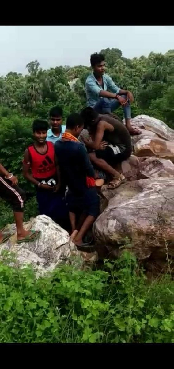 AmbedkarManorma's tweet photo. #मोदी #सरकार #मुर्दाबाद...🤬🤬😠😠
प्लीज़ अपनी बहन समझकर छोड़ दो मुझे:- पीड़ित लड़की..तब भी दरिन्दों  ने नही छोड़ा....गैंगरेप वायरल वीडियो - शेर सपाटा के लिए घूमने गये कॉलेज की एक लड़की और लड़का,भक्तों के झुंड ने दादागिरी दिखाकर किया लड़की से रेप @JagdishMulniwa1 @BoysAmbedkar https://t.co/gYZnu2ya2G