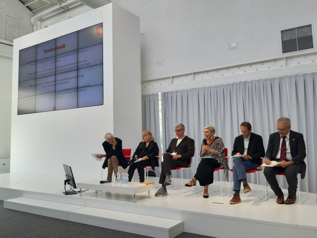 "Sfide e opportunità della scuola di oggi." Tavola rotonda moderata da Corrado Zunino. Intervengono Beatrice Aimi, Rita Coccia, Marco Cirelli e Enrico Sangiorgi.
<a href="/corzunino/">Corrado Zunino</a> <a href="/AimiBeatrice/">Beatrice Aimi</a>
#fondazionegolinelli #opificiogolinelli #scuola