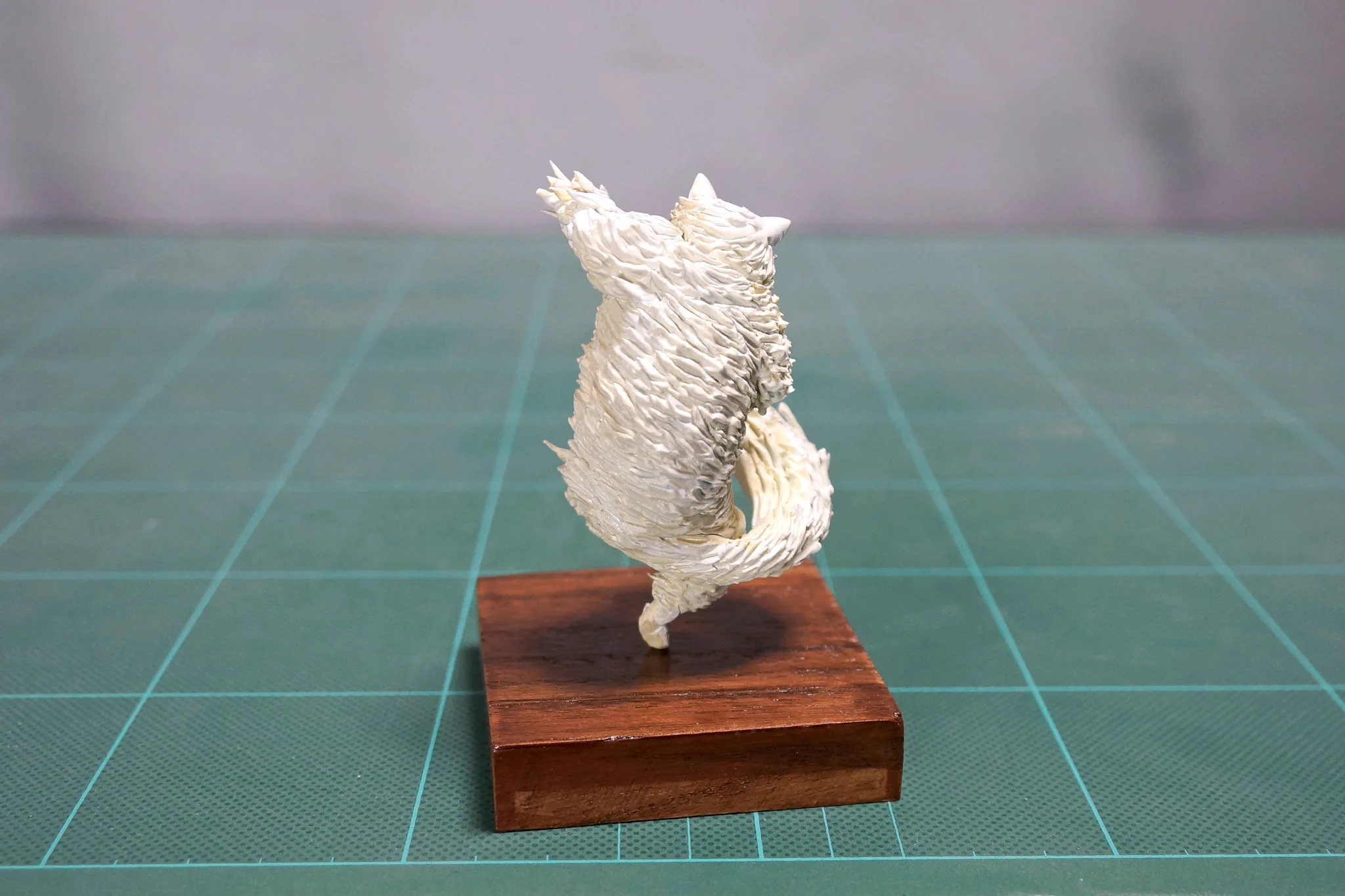 テレポートで帰宅した瞬間の猫がフィギュアになったwww