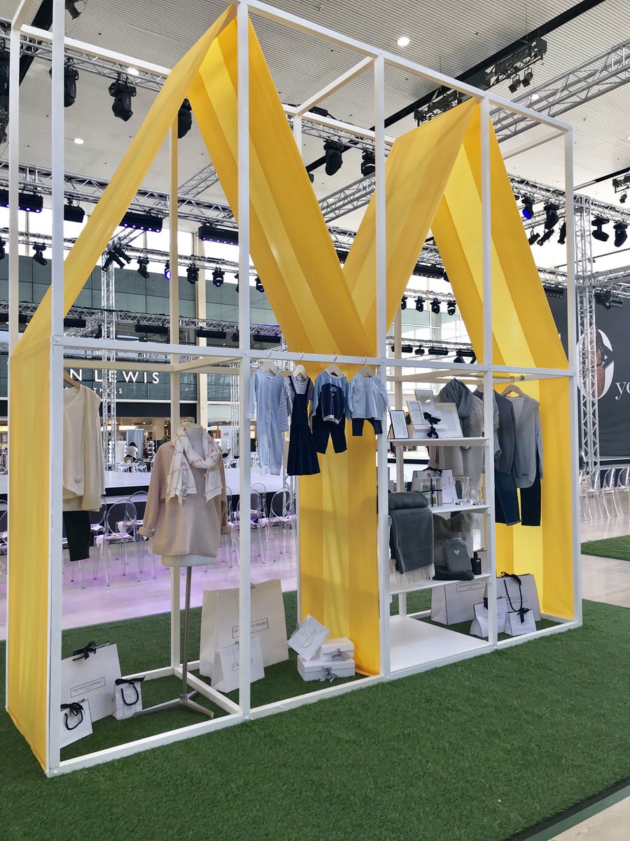 centremk's tweet image. #StyleFest A/W starts today 11am! 🍁Come down and be inspired for your autumn winter wardrobe, there is also beauty demos from Mac and Elemis, as well as retailer pop ups and makeup destination to visit while you watch! The Fizzy Gin Tin are also here with a range of gins to try!