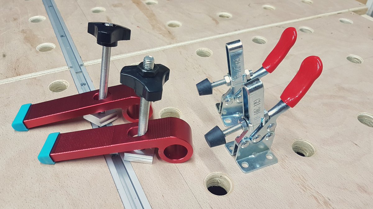 CasualDIY's tweet photo. Now it's time to adjust these clamps so I can use them with my MFT style workbench top π
First of many solutions π
.
.
.
#clamps #toggleclamps #ttrack #ttrackclamps #workbench #workshop #woodwork_feature #cheaptools #cheapclamps #DIY #howto #maker #workshopbench #smallworkshop https://t.co/k2y0pgranY