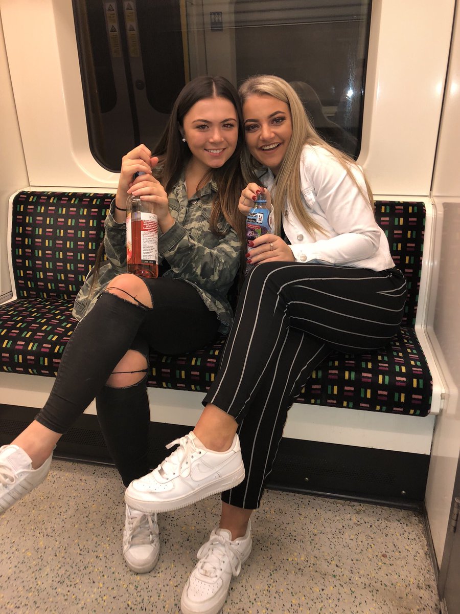 _shannoncooper's tweet photo. Happy birthday beaut🥰 @ameliawilsonn hope you have the best day and can’t wait to celebrate with you tonight🥂🥂 love you loads💓💓 https://t.co/50eeB9ABLQ