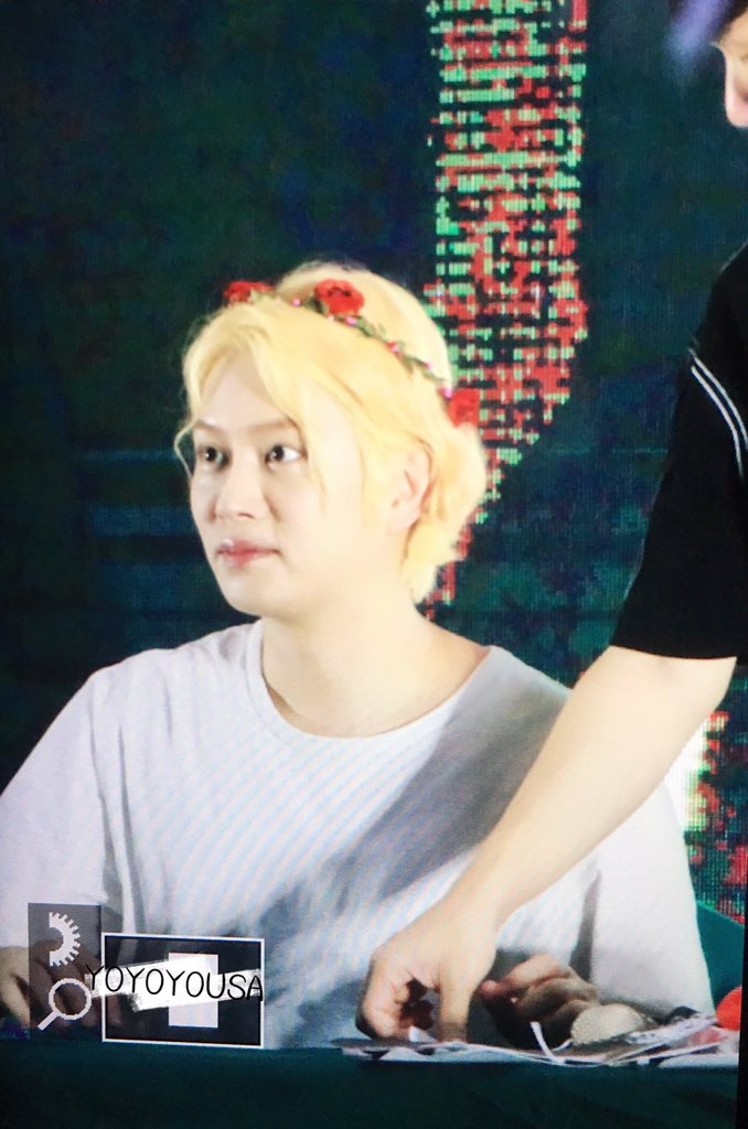 yousa_elf's tweet photo. 190928 청이도 팬사인회 

예쁘고 귀엽다!!!!!!

#김희철  #kimheechul #ヒチョル https://t.co/VNIHNf6Olx