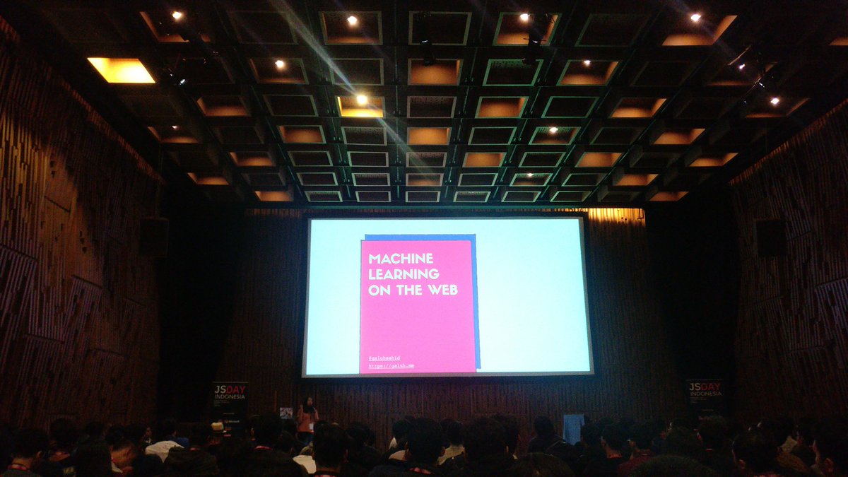 kelimuttu's tweet photo. Another @mozTechSpeakers is taking over #JSDayID 's stage. @galuhsahid is talking about machine learning on the web using Javascript. https://t.co/SP0L7oEVHf