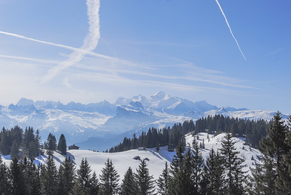 hotellesgets's tweet photo. Winter at Chamois d'Or Hotel &amp; Spa, Les Gets - great offers for January - short ski break #lesgets #boutiquehotellesgets  #skiholidaylesgets #skifrenchalps https://t.co/9NXiEZzM0H https://t.co/V0tHwgzZAZ