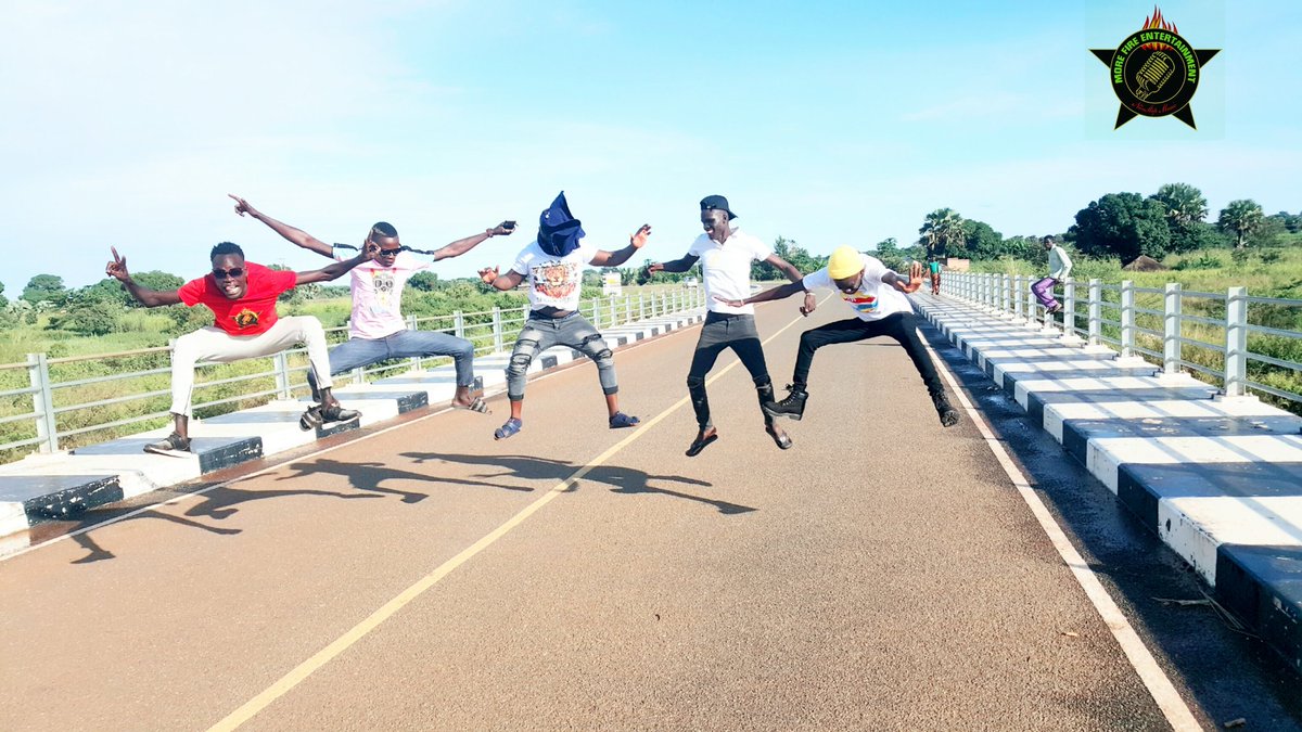 Spraggapromo's tweet photo. #Corner_KilaK Done!
Team Eddy Wizzy Flying ✈ To Lira Club Angels Royale LiKe...😀
Cc: Ammiddie MoreFire
Cc: Wong Wang
Cc: #Wimsy
Cc: StarBoy Spragga @djyounguganda https://t.co/Cl6N6uAAbS