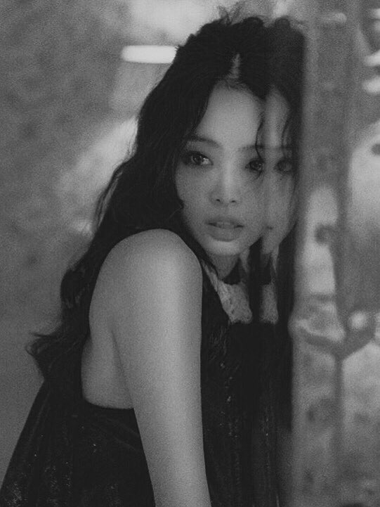 bIackpinkaus's tweet photo. ❥ 𝘫𝘦𝘯𝘴𝘰𝘰 𝘴𝘰𝘤𝘪𝘢𝘭 𝘮𝘦𝘥𝘪𝘢 𝘢𝘶

            𝑷𝒓𝒊𝒏𝒄𝒆𝒔𝒔

In which Jennie, a popular soloist known for her cold heart and bitchy personality, gets casted as Jisoo’s -an award winning actress- worst enemy in a movie. https://t.co/nLwPoPSsh1