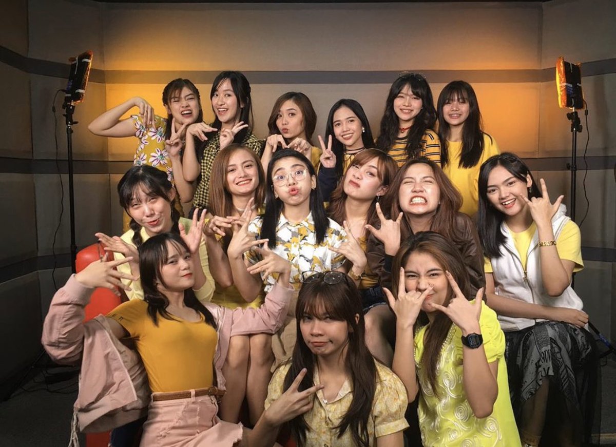 emenel483's tweet photo. Ang sakit na hindi ko sila mapapanood sa concert nila😭😭😭 #MNL48 #TeamM2 https://t.co/BgknrEdKTC
