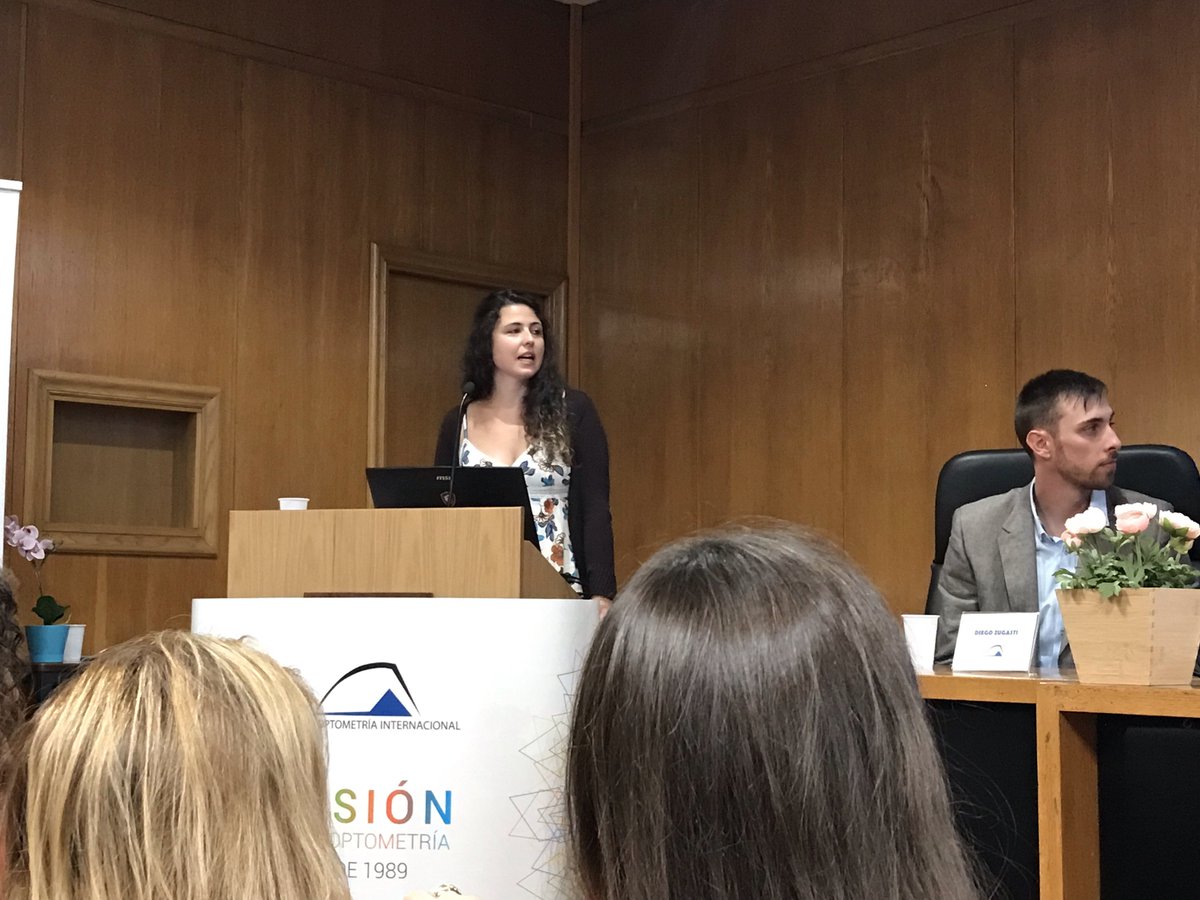 COI_Optometria's tweet photo. Retomamos las #JornadasCOI con el TFM “lnfluencia de la dominancia ocular motora en la medida de vergencia con barra de prismas” con Miriam Barrionuevo, Maite Casanueva, Ana Solla y Diego Zugasti. Dirigido por #MartaCabranes y #BeatrizNacher https://t.co/D04EvmbUFq