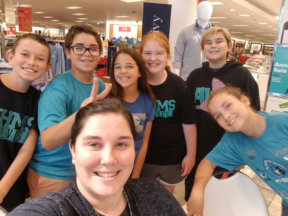 EllaGibsonFL's tweet photo. Great morning for @WindyHillWolves AVID as we work the @belk charity sale! Support your local awesome humans! #ThisIsAVID #whmsAVID #OneAVIDPack #SupportYourSchools https://t.co/BhWGuHHRZt