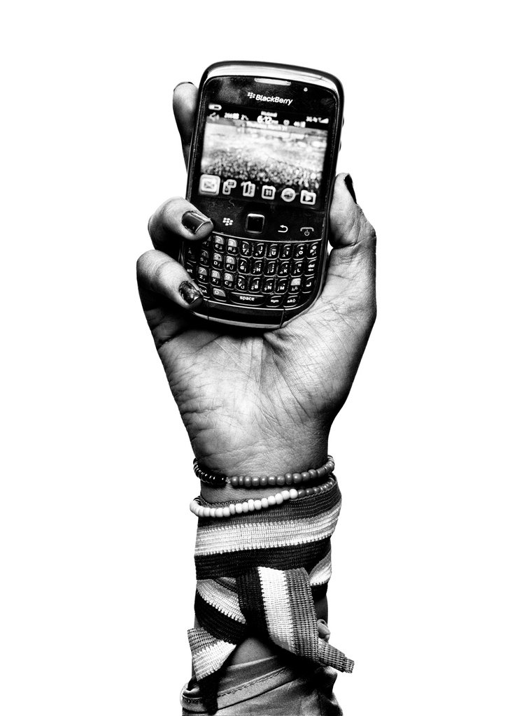 Today is the <a href="/UN/">United Nations</a> #InternationalDayforUniversalAccesstoInformation. This day is to represent the importance of rural communities access to information and the positive link it creates-socially, economically, and environmentally. This photo is of Gigi Ibrahim holding her cellphone