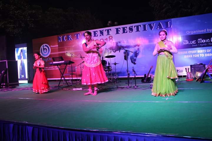 TuneEacademy's tweet photo. Mega Jam Session @ Swarn Jayanti Park - 24th Dec,18
#bandperformance #danceperformance #soloperformance #groupperformance
#TuneEJamSession #TuneEAcademy #MusicAndDanceAcademy #MusicClasses #DanceClasses #Indirapuram #liveperformances https://t.co/kyWl69CZPO