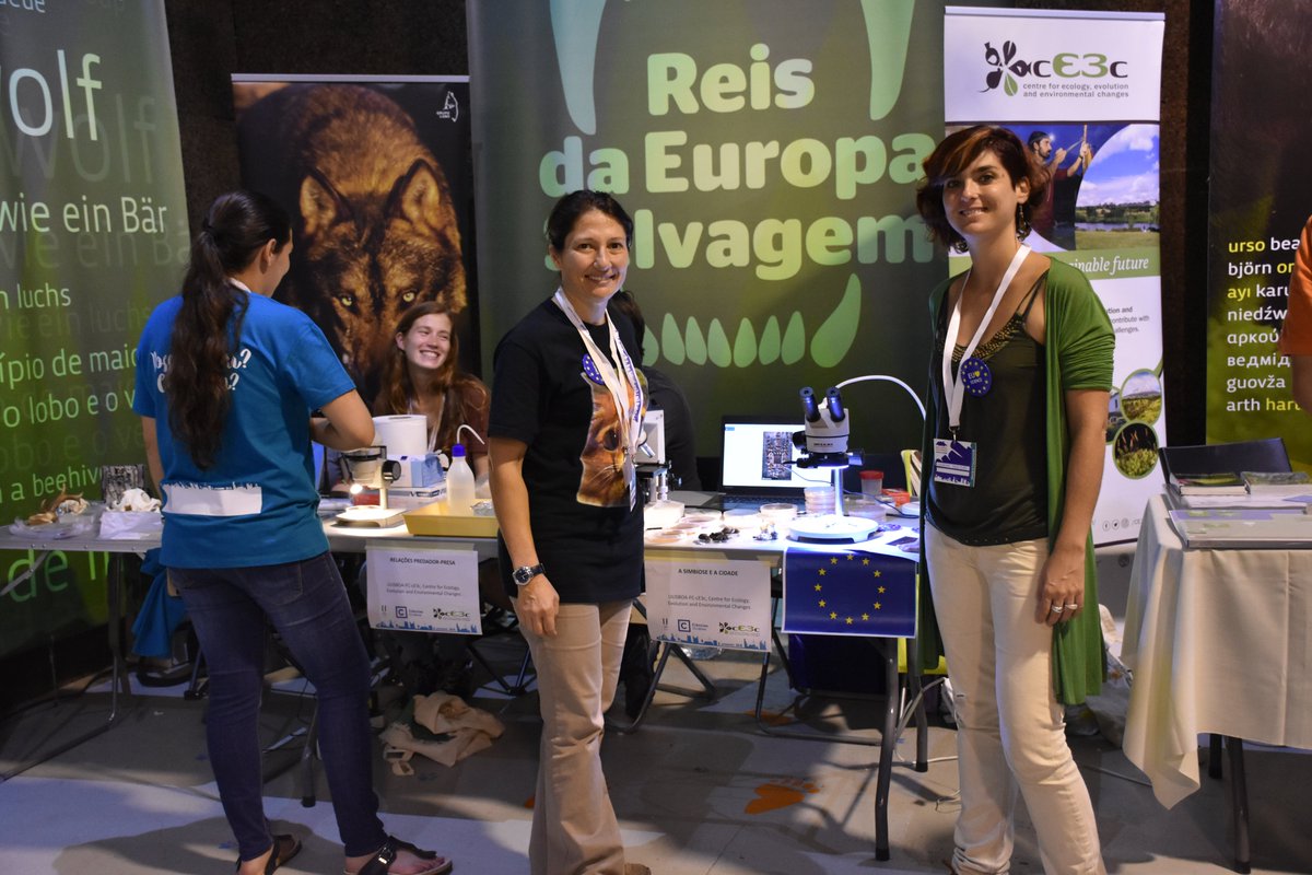 CE3CResearch's tweet photo. Estas são alguns dos investigadores @CE3CResearch, e instituições parceiras, que se mobilizaram para a Noite Europeia dos Investigadores 2019 no @MUHNAC . Obrigada, sem o vosso empenho não teria sido possível! #ERN2019 https://t.co/nt7QQxLLRc