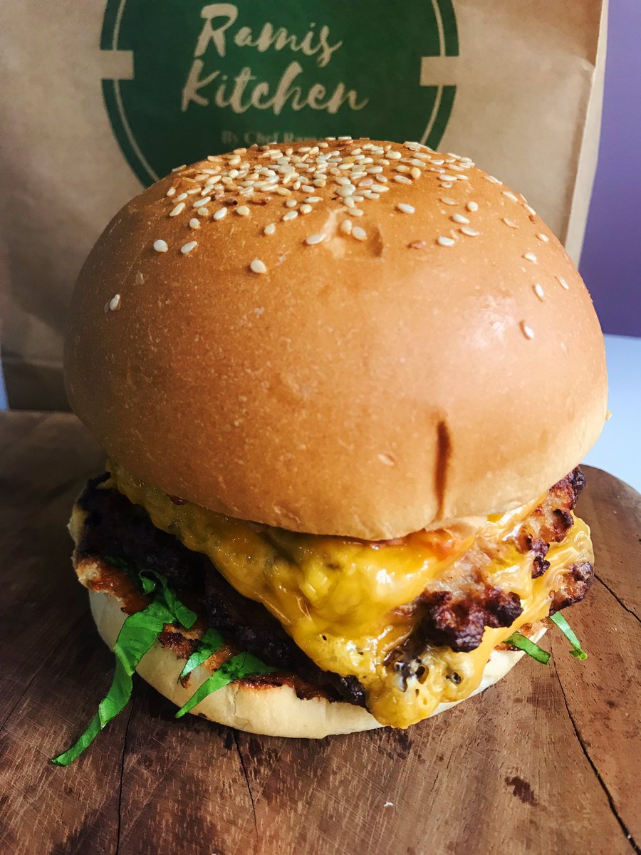 ramiskitchenn's tweet photo. Did someone say extra cheese 🧀? We got you! #abujaeats #ramiskitchen #cheese #burgers #AbujaTwitterCommunity https://t.co/wRmwYqOhhv