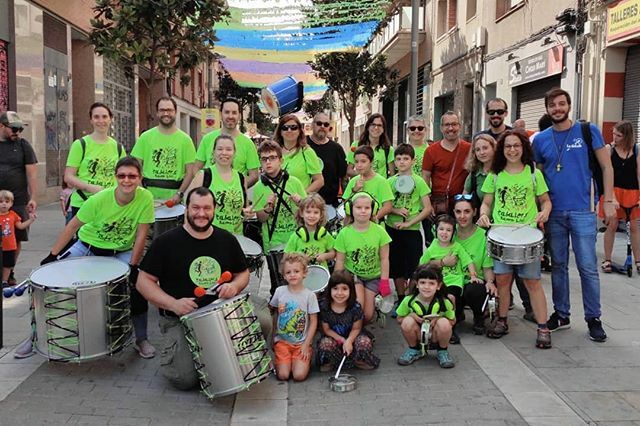 TabalersR_Llull's tweet photo. Nou curs, nous integrants i una experiència genial!!!! Gràcies al tots els nou vinguts i als de sempre també!!! 🥁🥁🥁 #fmindians #llullstyle #tabalersramonllull https://t.co/iRxMhvFNW5 https://t.co/cIC7bncrl8