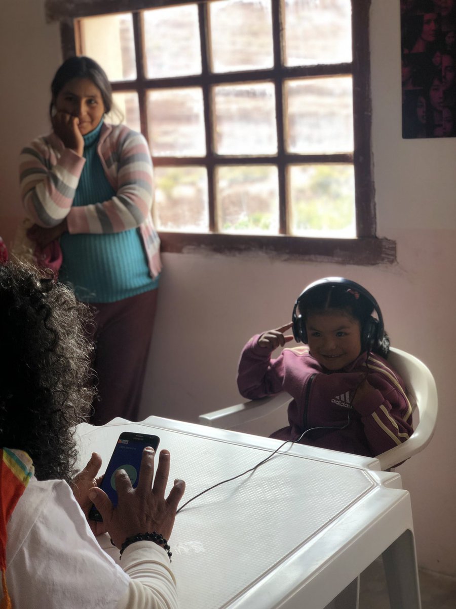 Hoy recorre la #puna jujeña haciendo #tests gratuitos para armar un relevamiento de todas las personas que tienen problemas de #audición y entregar los resultados a médicos para que puedan tratarlos.