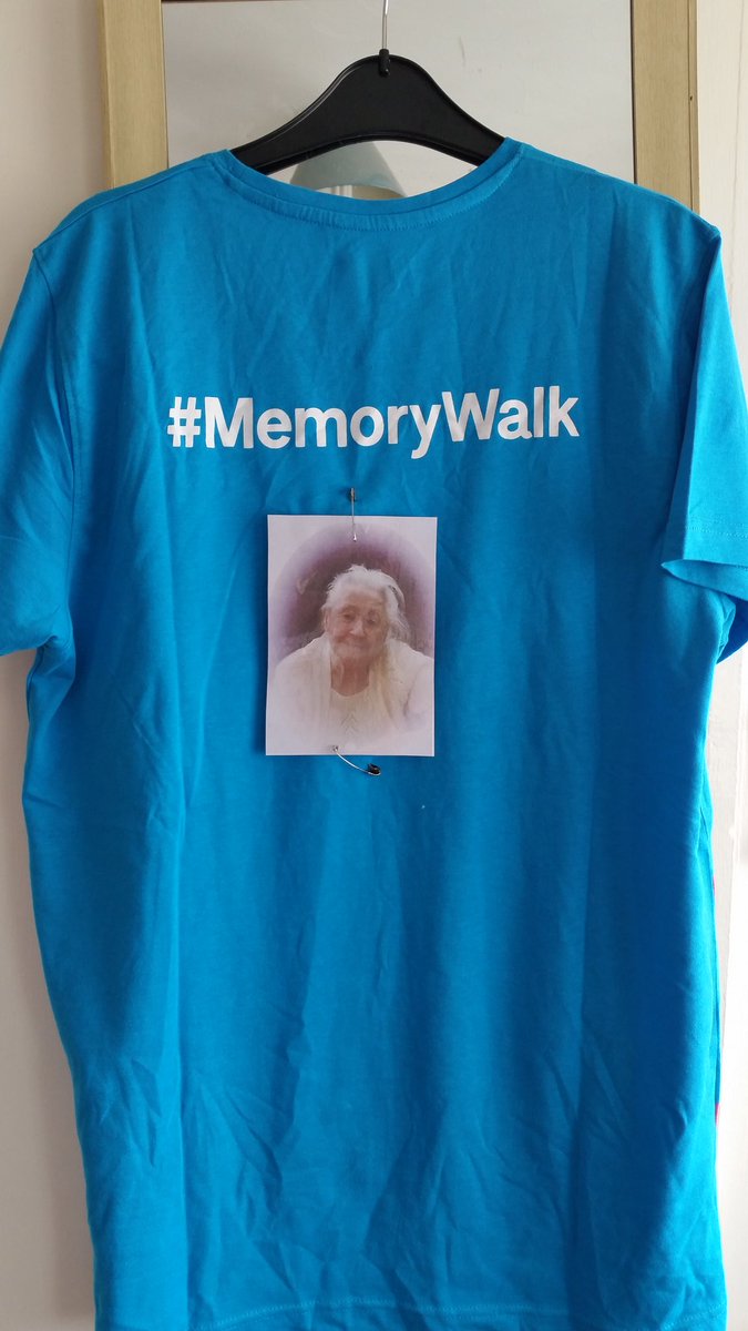 karenlouise80's tweet photo. 💖 already for my walk tomorrow 💖 #alzheimers #Dementia memory walk 2019 for my Nanna 💖 #memorywalk2019 #Humberbridge
#unitedagainstdementia https://t.co/NuXyhH0x9k
