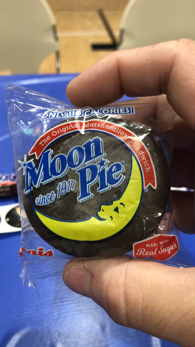 MrTlibrarian's tweet photo. And whatโs this?! A mini moon pie?! Nothing my overweight diabetic self ever needed to be exposed to. And yet, such joy. @MoonPie
#diabeticprobz
#madewithrealsugar https://t.co/gKOQxBdSES