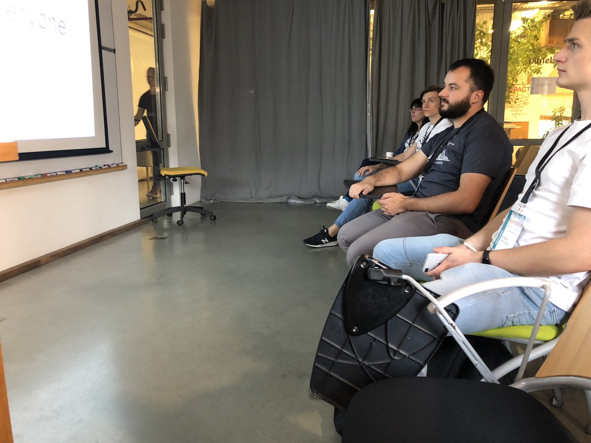 AndriyRymar's tweet image. One more great talk at @JavaDayOdesa is about #SpringShell by @banadiga #shell #spring #springshell #javadayodesa