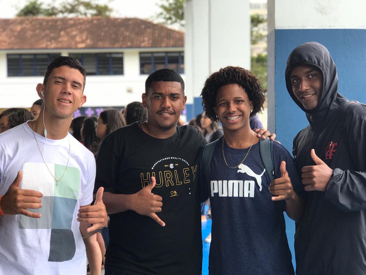 LuizaoReid's tweet photo. #LuizReid63anos https://t.co/QHROa6owIJ