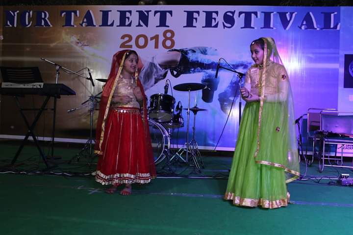 TuneEacademy's tweet photo. Mega Jam Session @ Swarn Jayanti Park - 24th Dec,18
#bandperformance #danceperformance #soloperformance #groupperformance
#TuneEJamSession #TuneEAcademy #MusicAndDanceAcademy #MusicClasses #DanceClasses #Indirapuram #liveperformances https://t.co/6NDswrV4nB