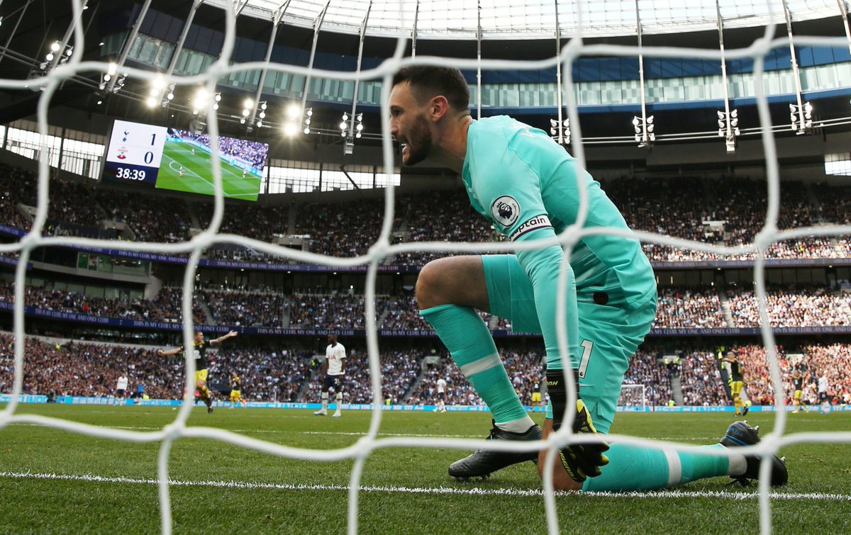 Footballtweet's tweet photo. Dean Henderson: "You won't see a bigger mistake in the Premier League than mine against Liverpool this weekend."

Hugo Lloris: "Hold my beer." https://t.co/WrVLmUMnsc