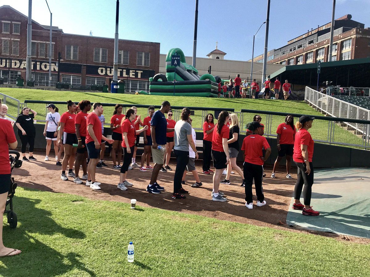 DaytonFlyers's tweet photo. Some more photos from today! 10 teams in total helped out at the Buddy Walk. #MVDSA #BuddyWalk19 https://t.co/7XKX7dQ4ZA