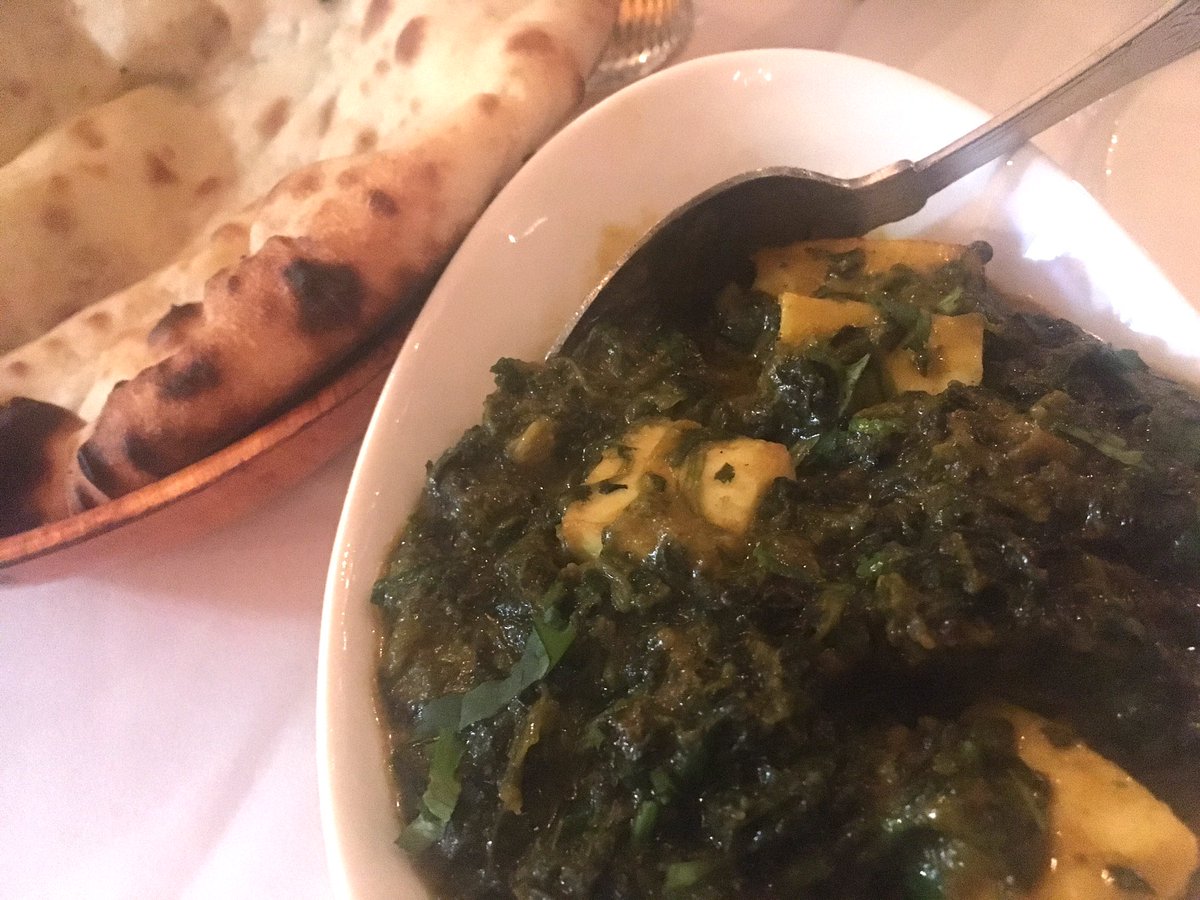 gurkhasinn's tweet photo. Lovely nan bread with Sag Paneer is tasty and healthy. Join us for dinner tonight and try it... #greenwich #curry #paneer #spinach #vegetarian #nepalese #eatout #restaurant #food https://t.co/KT6feE1tCp