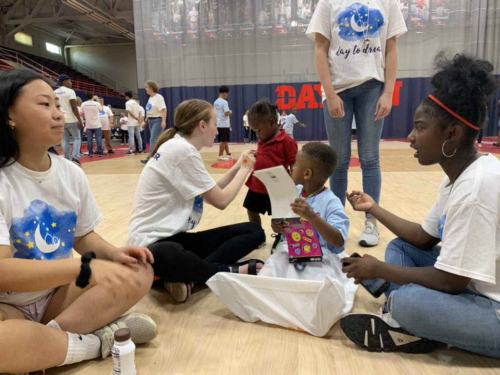 alterhskeyclub's tweet photo. Alter spotted at Secret Smiles of Dayton this morning! Students assembled beds and played with the kids. Thanks everyone for your service! #secretsmiles #daytodream #daytonstrong https://t.co/KhWy97DyAq