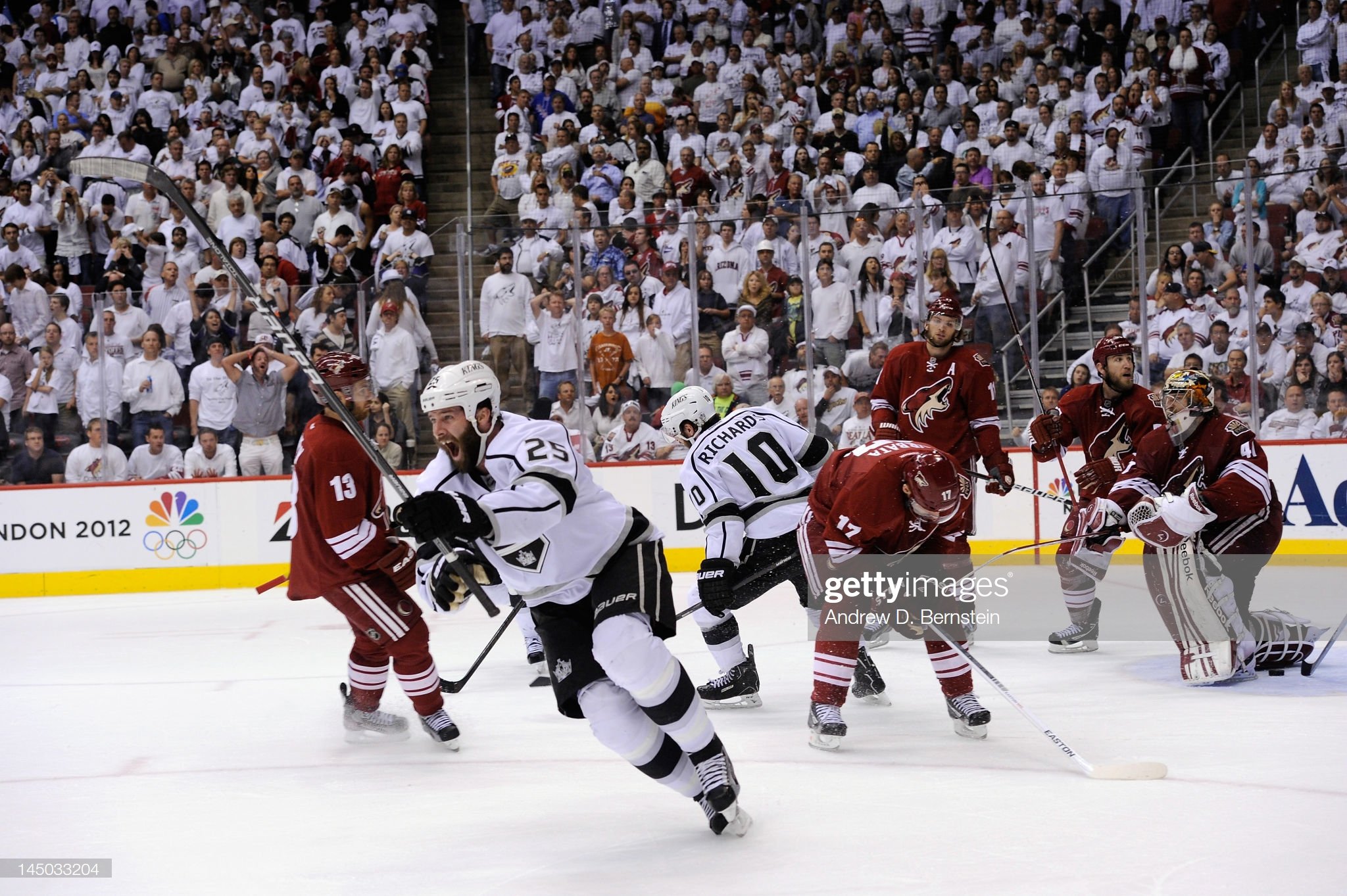 Happy birthday to former forward Dustin Penner, who was born on September 28, 1982. 