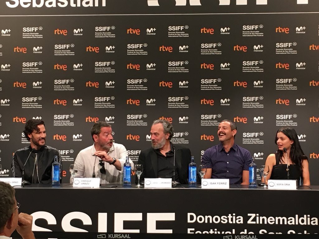 Hace un año presentábamos <a href="/gigantes/">Gigantes en Movistar+</a> en <a href="/sansebastianfes/">Donostia Zinemaldia - Festival de San Sebastián</a> 🙌🏻🙌🏻😎😎 Gracias a todos por la experiencia