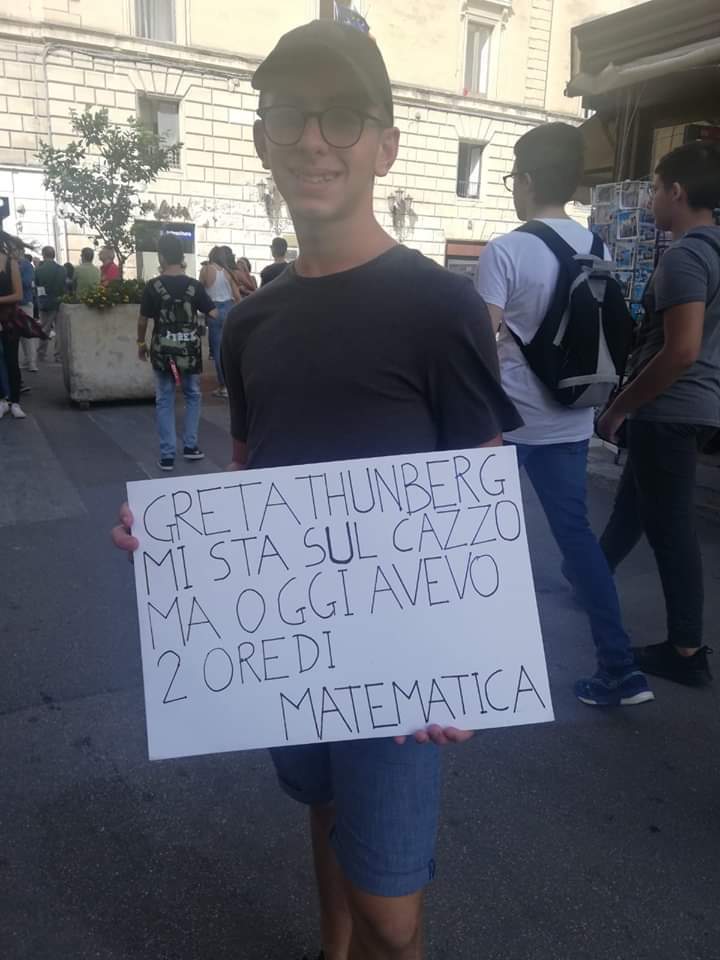 MARCELLOSPQR's tweet photo. #GretaThunberg #ClimateAction 
#GretaFake https://t.co/iqO9voJb5a