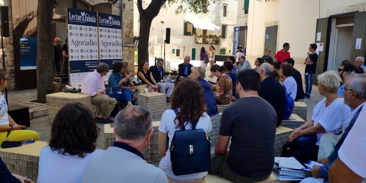 coe_ita's tweet photo. Nel quadro del Festival culturale europeo “Lector in Fabula” dal tema “La Terra vista dalla Luna”, organizzato a #Conversano (BA), Giuseppe Zaffuto, portavoce del @coe_ita, è intervenuto oggi al dibattito “Europa: un punto di svolta?” #LinF19 https://t.co/mhEM45AcMh https://t.co/VG9Zuh9Kv4