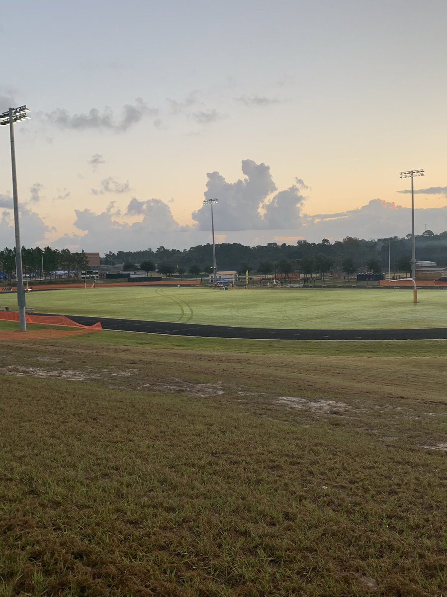Left after the sun set and back before the sun rose. #athletictraininglife #crosscountrysaturday #uhstitans