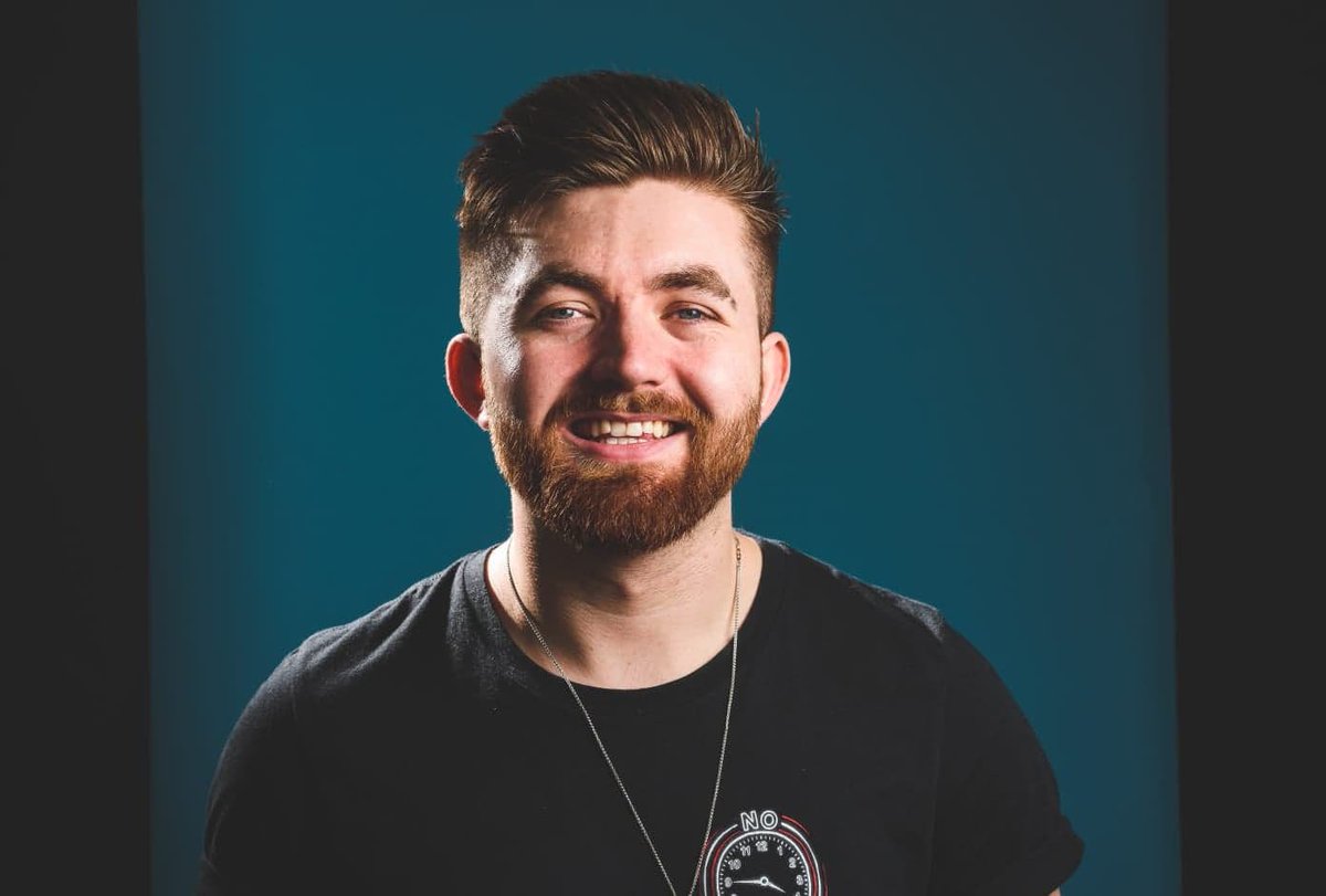 amazingradio's tweet photo. It's #TheFarSide with @jordan_scudder from 6pm. He's joined by #TipsFor2019's @anotherskymusic for a chat, plus new music from @Santandave1 @prophetsofrage @LayFullStop & @brentfaiyaz.
Listen: https://t.co/7phFbSaWrJ https://t.co/cMTs5Cxqp3