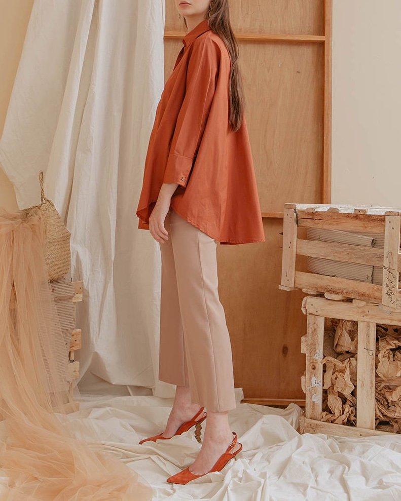 INNER_MOD's tweet photo. A couple of oversized cotton shirts in dusty cedar and navy just added online to take you through the work week.
Shop in dusty cedar: https://t.co/e0AUwdJRxq
Shop in navy: https://t.co/1FbVvE4OIj
#hijabi #modestfashion #modestclothing #modest #tznius #modestinspiration #modest https://t.co/mm94K6Geuu