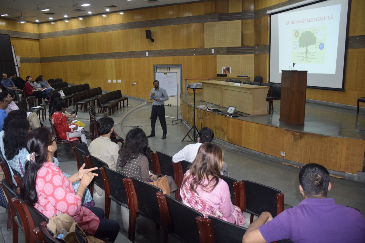 nnagasti's tweet photo. On 28 September 2019 Prof @kmpathi speaking on Leadership and Communication Skills at training program of teachers of higher education institutions at #CPDHE University of Delhi https://t.co/ziAxQLUC97